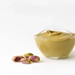 Cremă albă cu biscuiți tip oreo